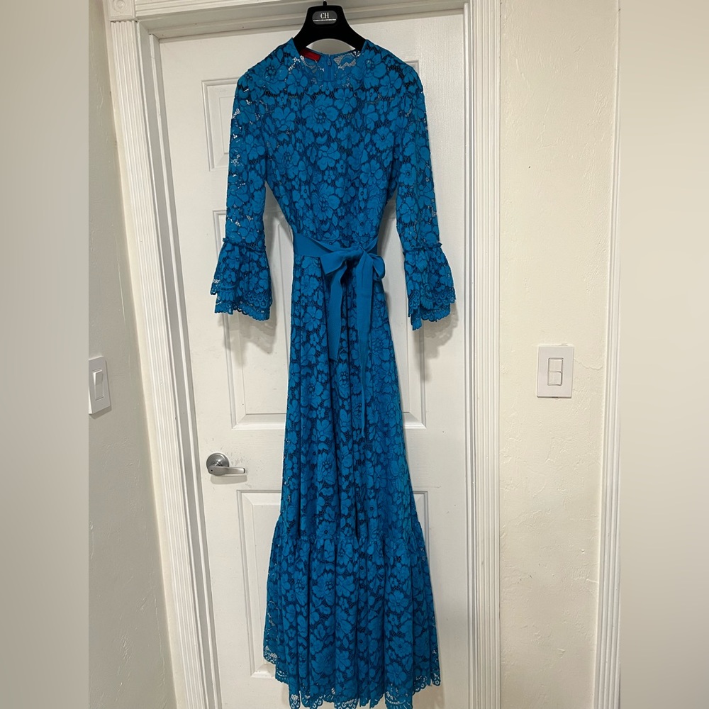 Stunning Carolina Herrera long lace dress in impeccable condition